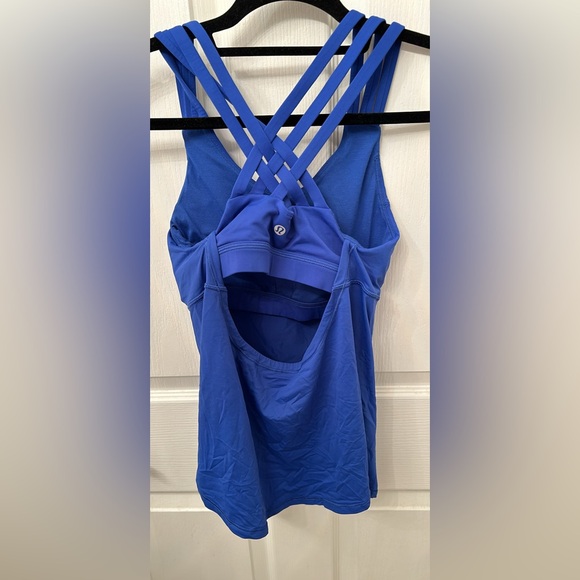 Lululemon top with built in sports bra - Picture 3 of 3